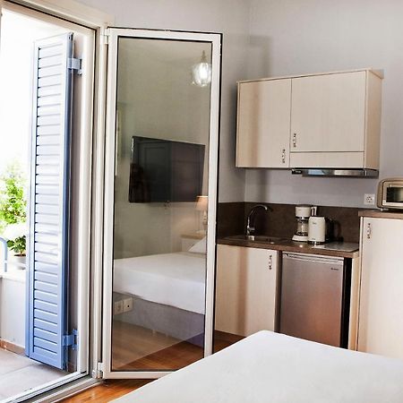 Lovely 1St Fl. Apt, With Balcony In Pagrati Atenas Exterior foto